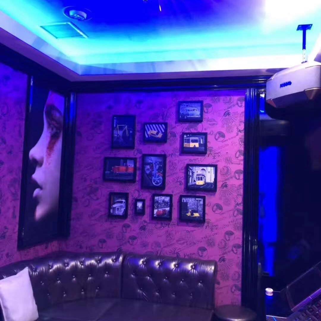 Luxy Karaoke 👍 2,385 people recommend this business. 400 S Baldwin Ave ...